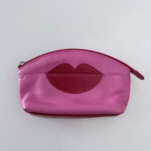 ili New York Hot Lips Cosmetic Case